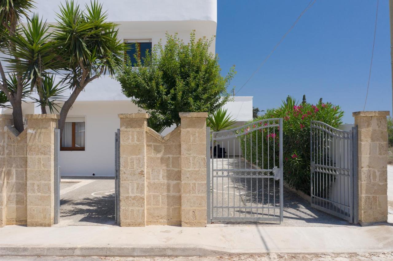 Vidamarina - Camere Al Mare Torre Lapillo Eksteriør bilde